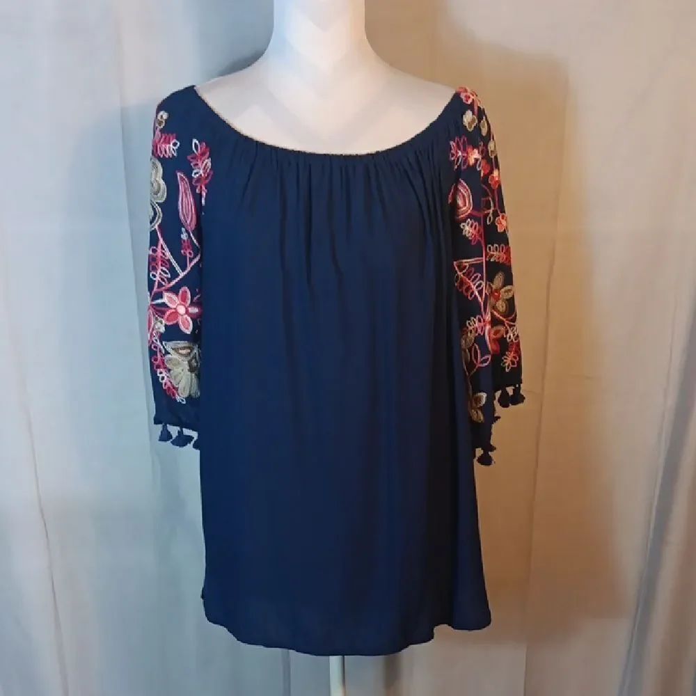 New Directions Boho Embroidered Navy Blouse
